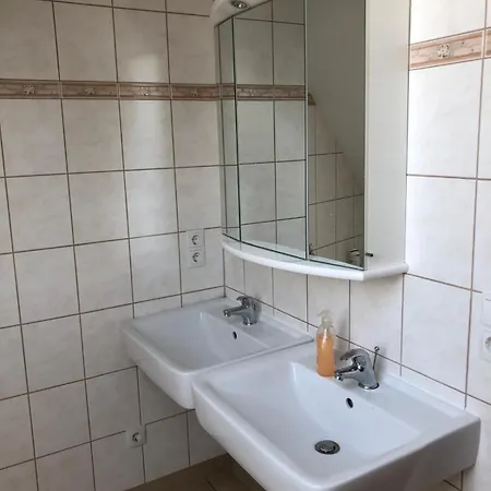 Neu Renovierte In Alter Schule *