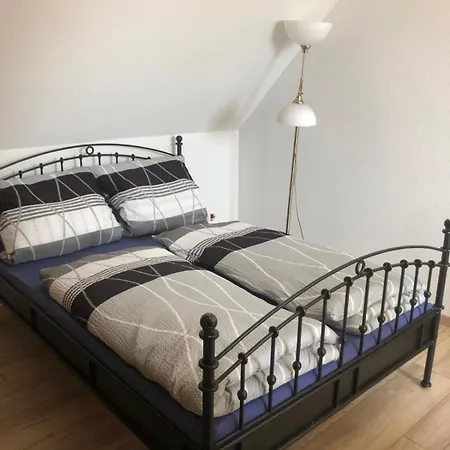 Neu Renovierte In Alter Schule Hattgenstein