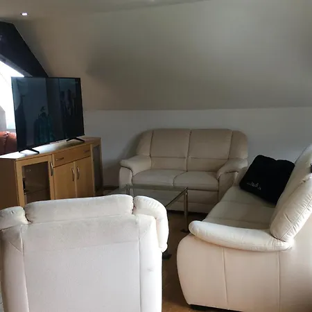 Neu Renovierte In Alter Schule Apartman Hattgenstein