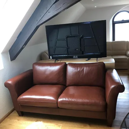 Neu Renovierte In Alter Schule * Hattgenstein