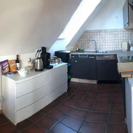 Neu Renovierte In Alter Schule *