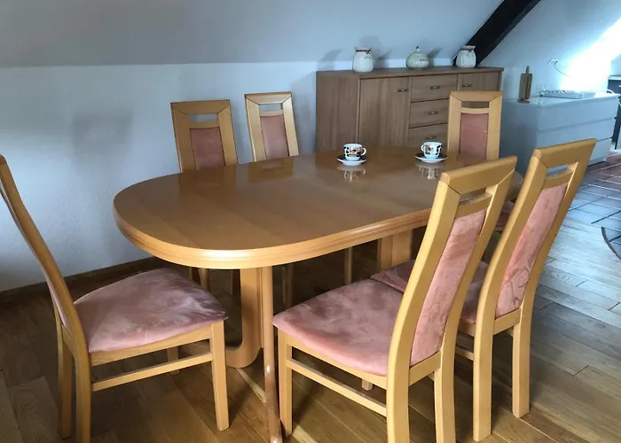 Neu Renovierte In Alter Schule *