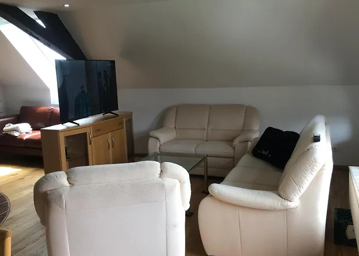 Neu Renovierte In Alter Schule Apartment Hattgenstein