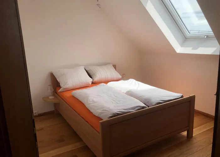 Apartment Neu Renovierte In Alter Schule Hattgenstein