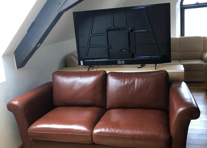 Neu Renovierte In Alter Schule * Hattgenstein