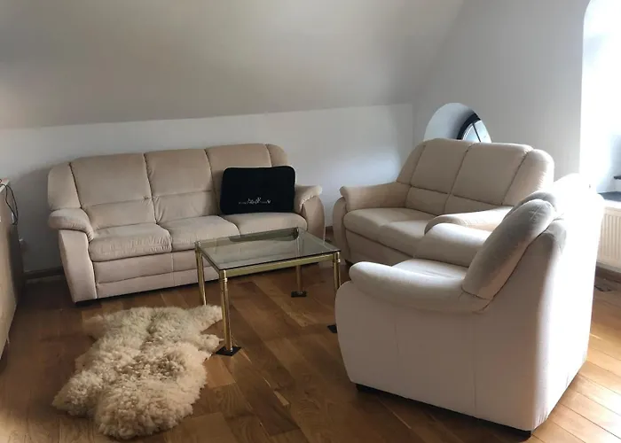 Neu Renovierte In Alter Schule Hattgenstein