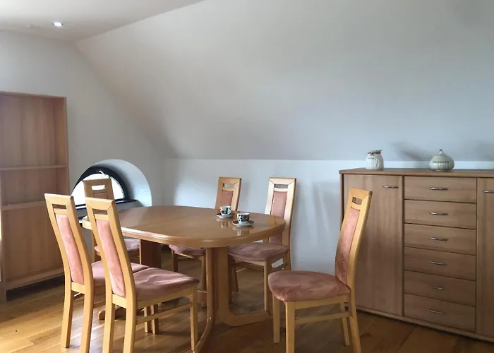 Neu Renovierte In Alter Schule Apartment *