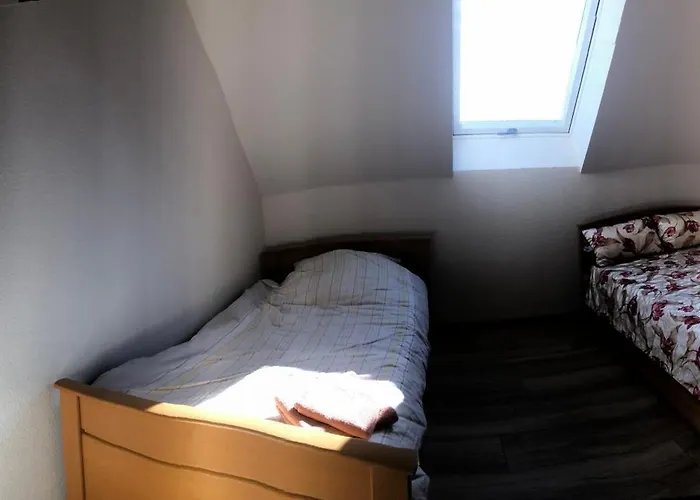 Neu Renovierte In Alter Schule Apartment Hattgenstein